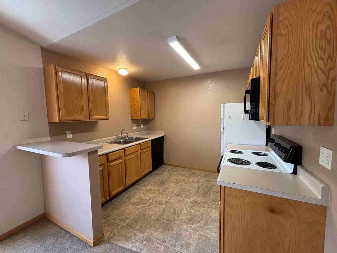 1221 University Ave Apt C301 - Photo 5 of 13