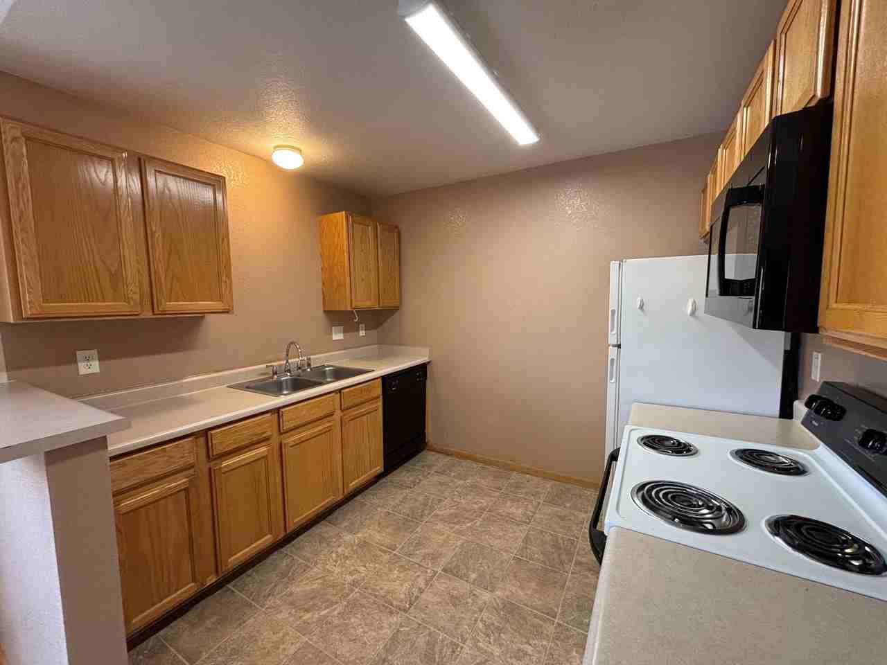 1221 University Ave Apt C301 - Photo 6 of 13
