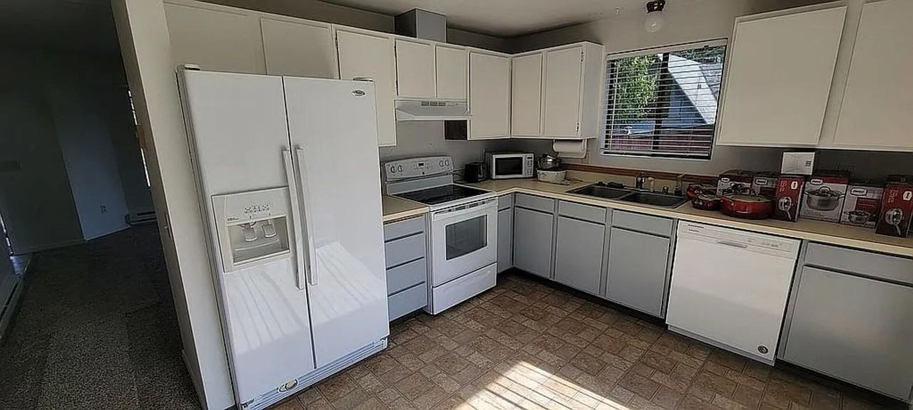 622 91st Ave SE - Photo 4 of 23