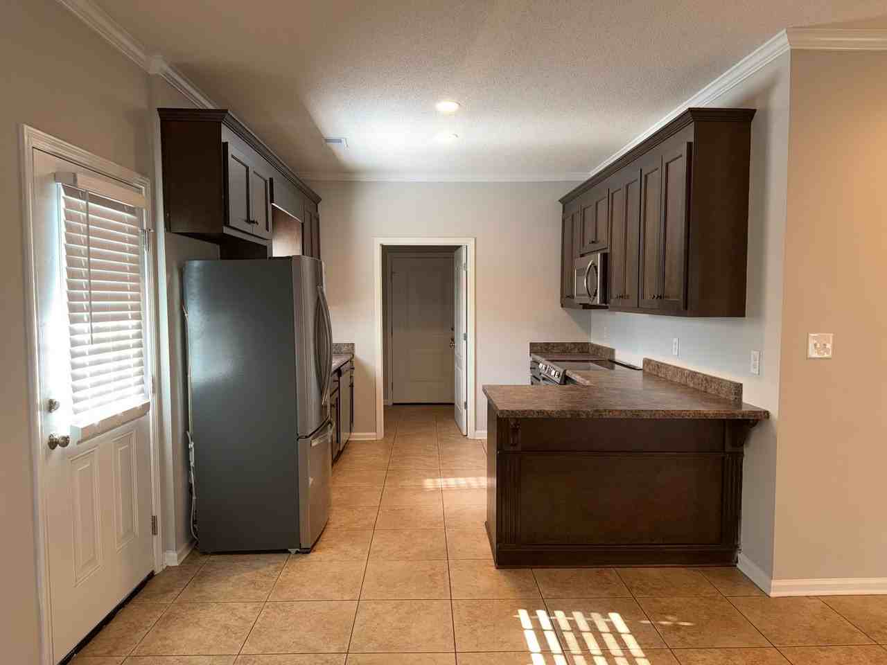304 18th St E - Photo 5 of 28