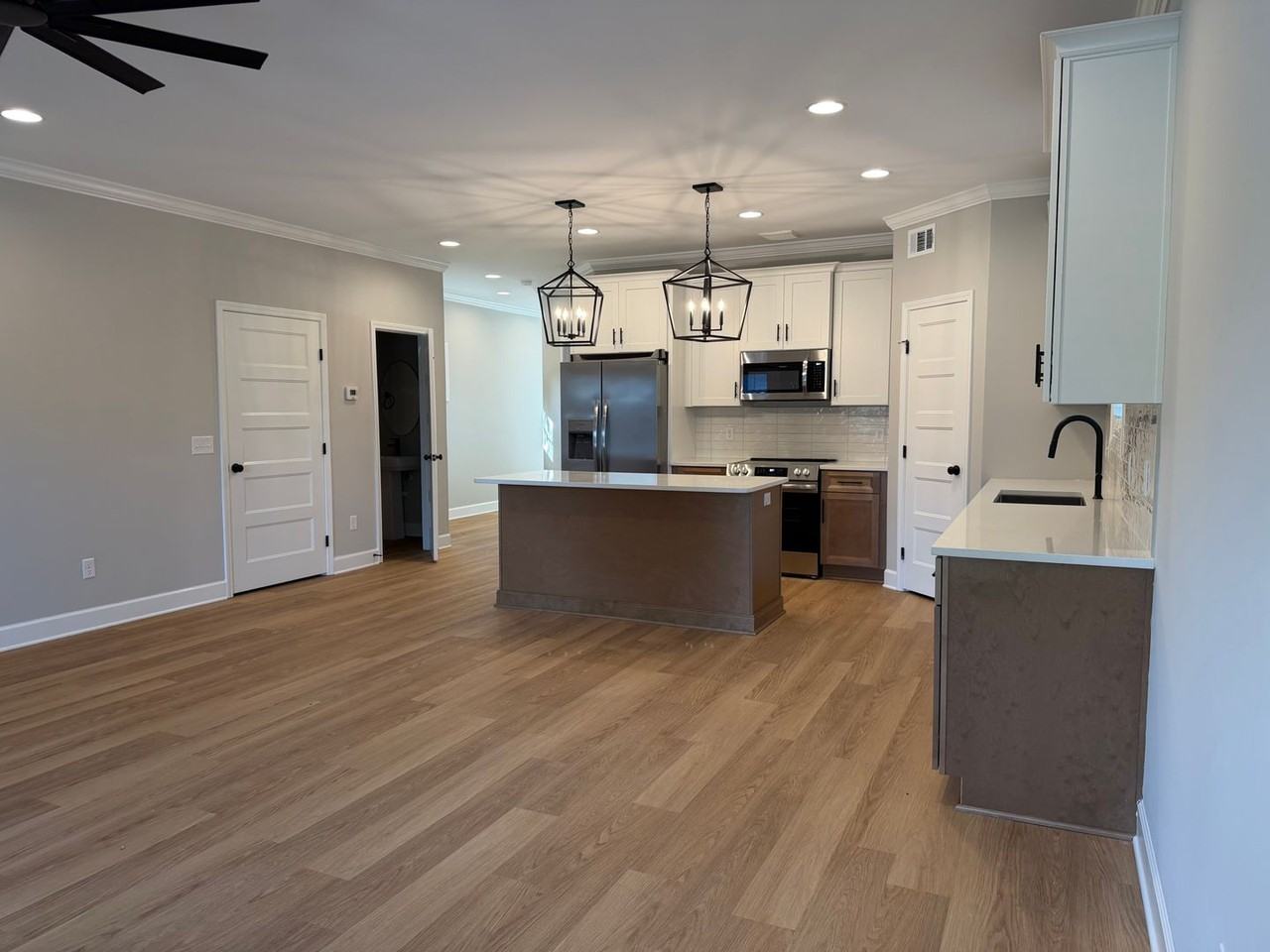 16 Lakeview - Photo 3 of 41