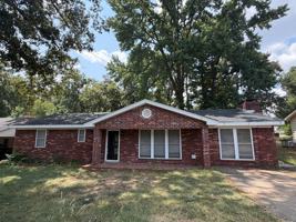 featured image of 1900 Green Acres Rd