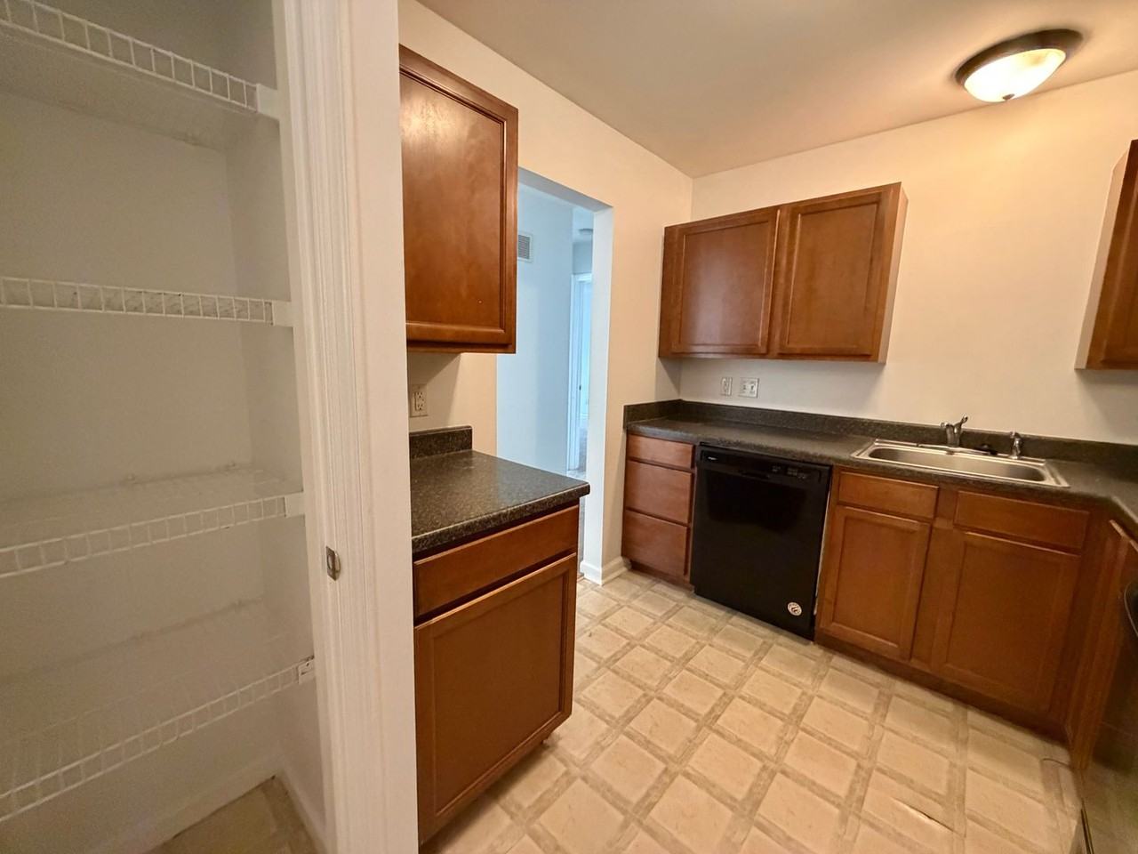 Chesterfield Parkview Condos - Photo 2 of 45