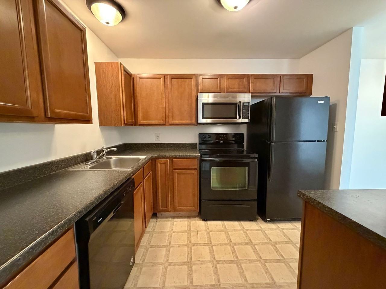 Chesterfield Parkview Condos - Photo 6 of 45