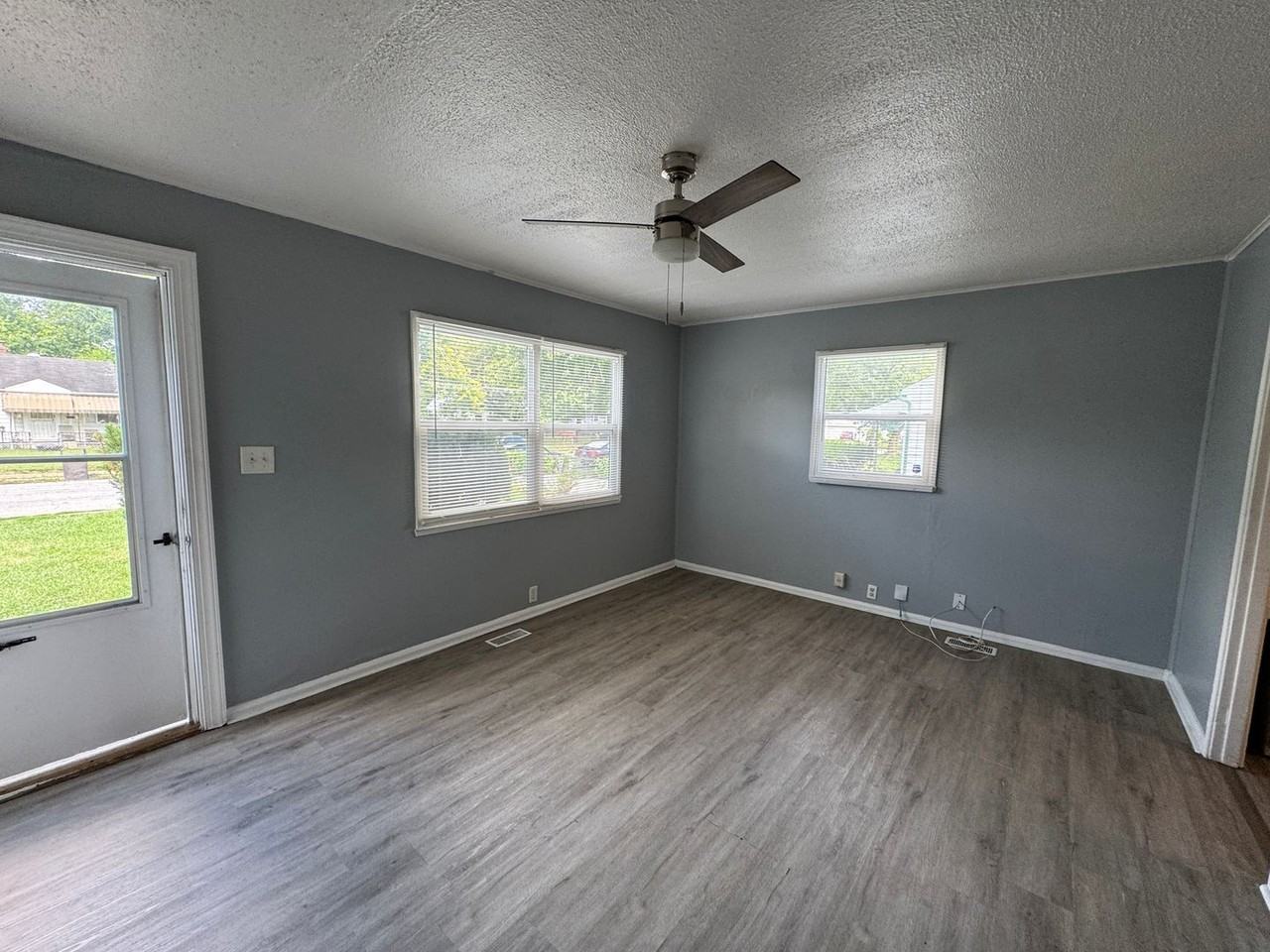 2029 N Goodlet Ave - Photo 3 of 26