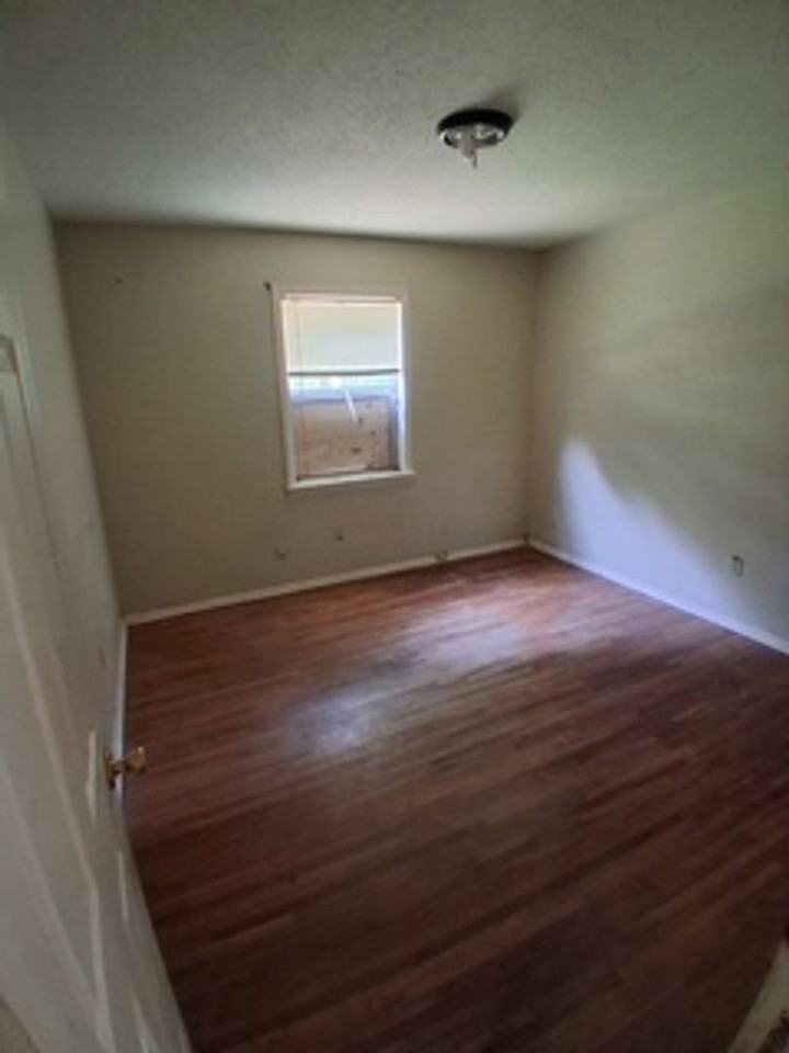 4637 Appleville St - Photo 4 of 6