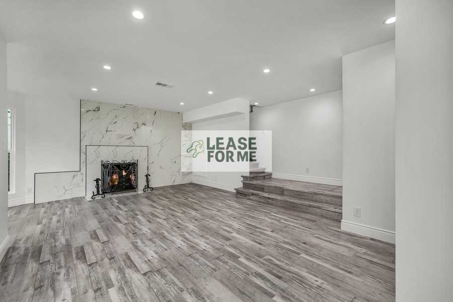 9848 Portola Dr