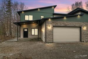 featured image of 7442 N Paw St #2