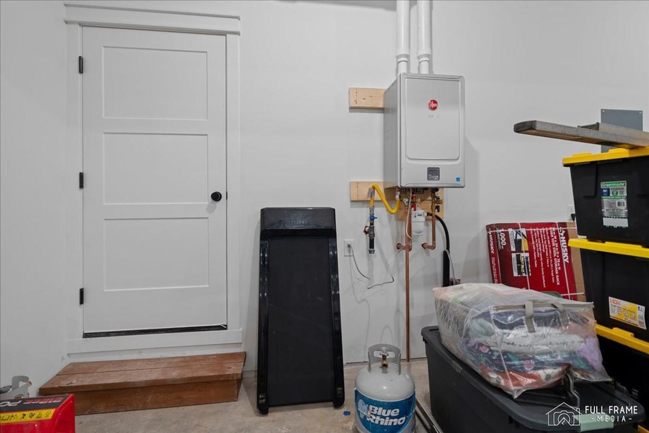 7442 N Paw St #2 - Photo 2 of 50