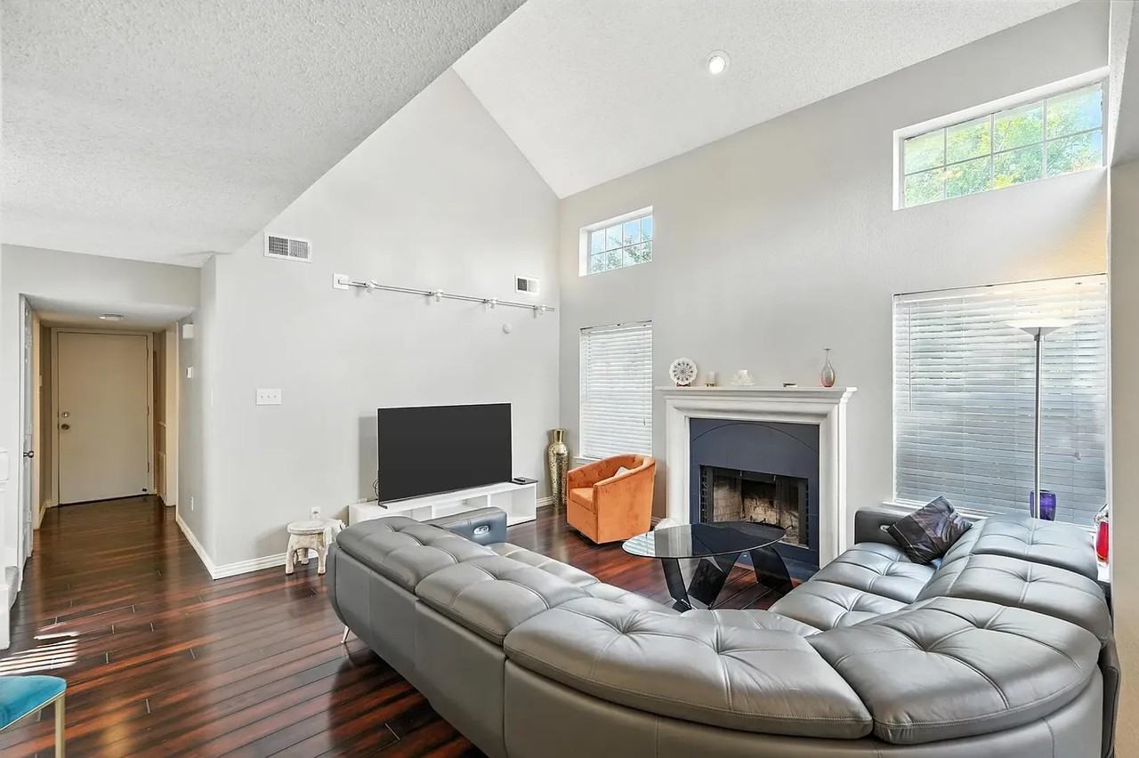 1426 Harmony Ln - Photo 6 of 46