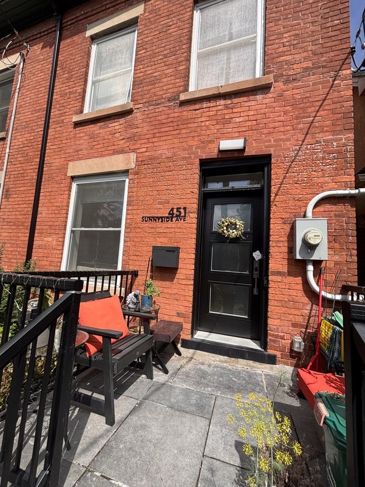 451 Sunnyside Ave - Photo 2 of 40
