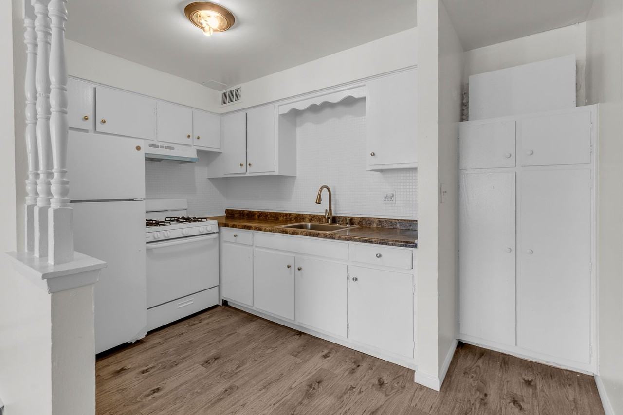 Move-In Ready Apartment – Heat & Gas Included! - Photo 4 of 17