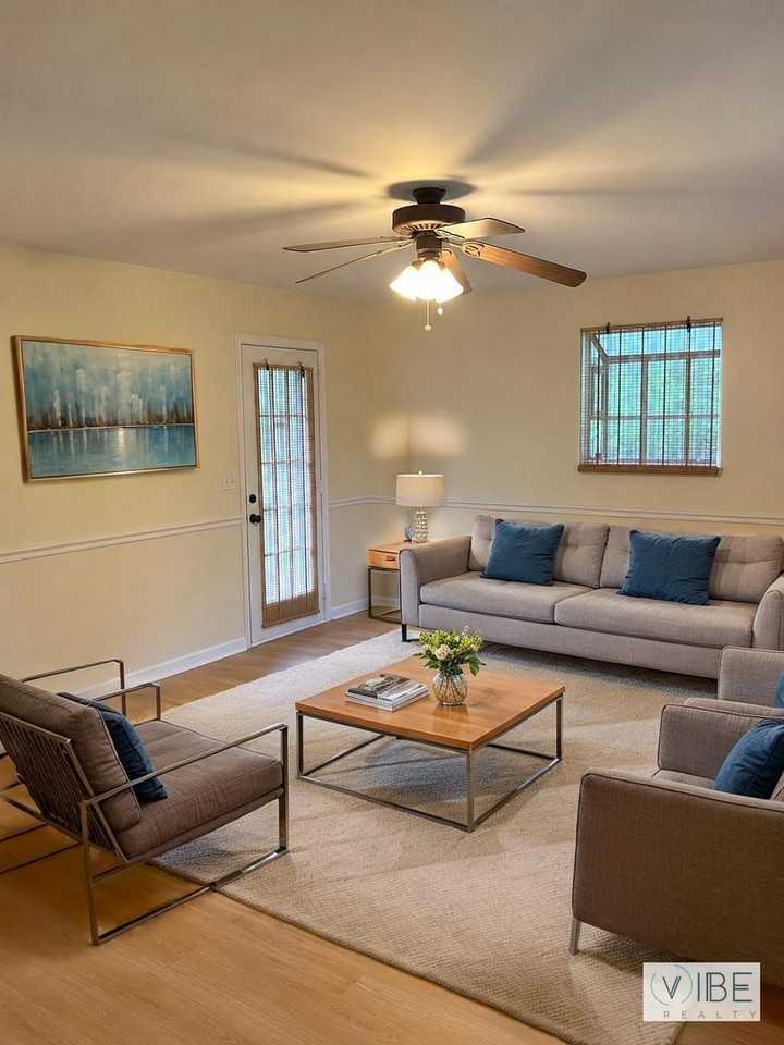 1424 Trade Winds Ct - Photo 2 of 16