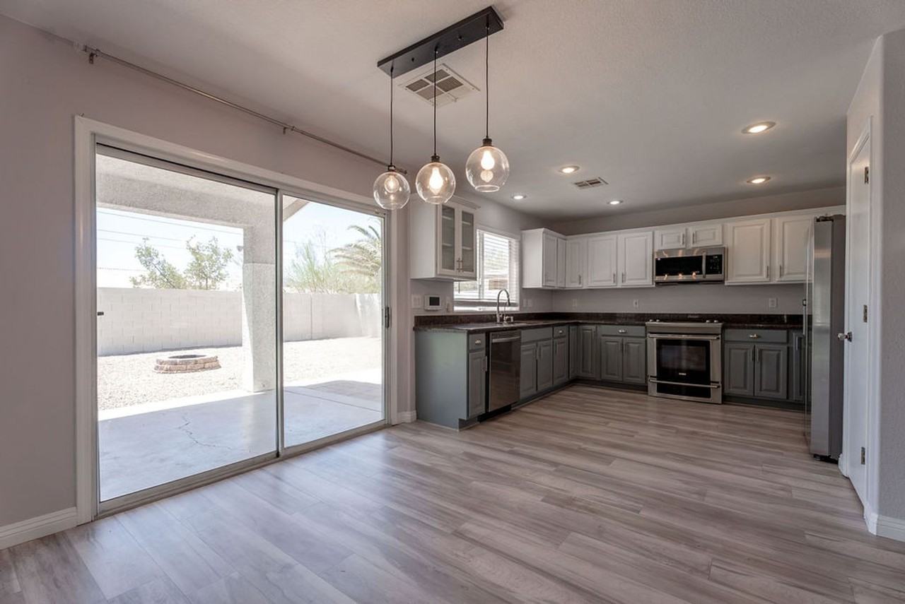 1109 Devon Downs Ave - Photo 3 of 50