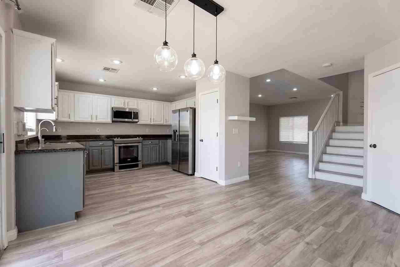 1109 Devon Downs Ave - Photo 2 of 50