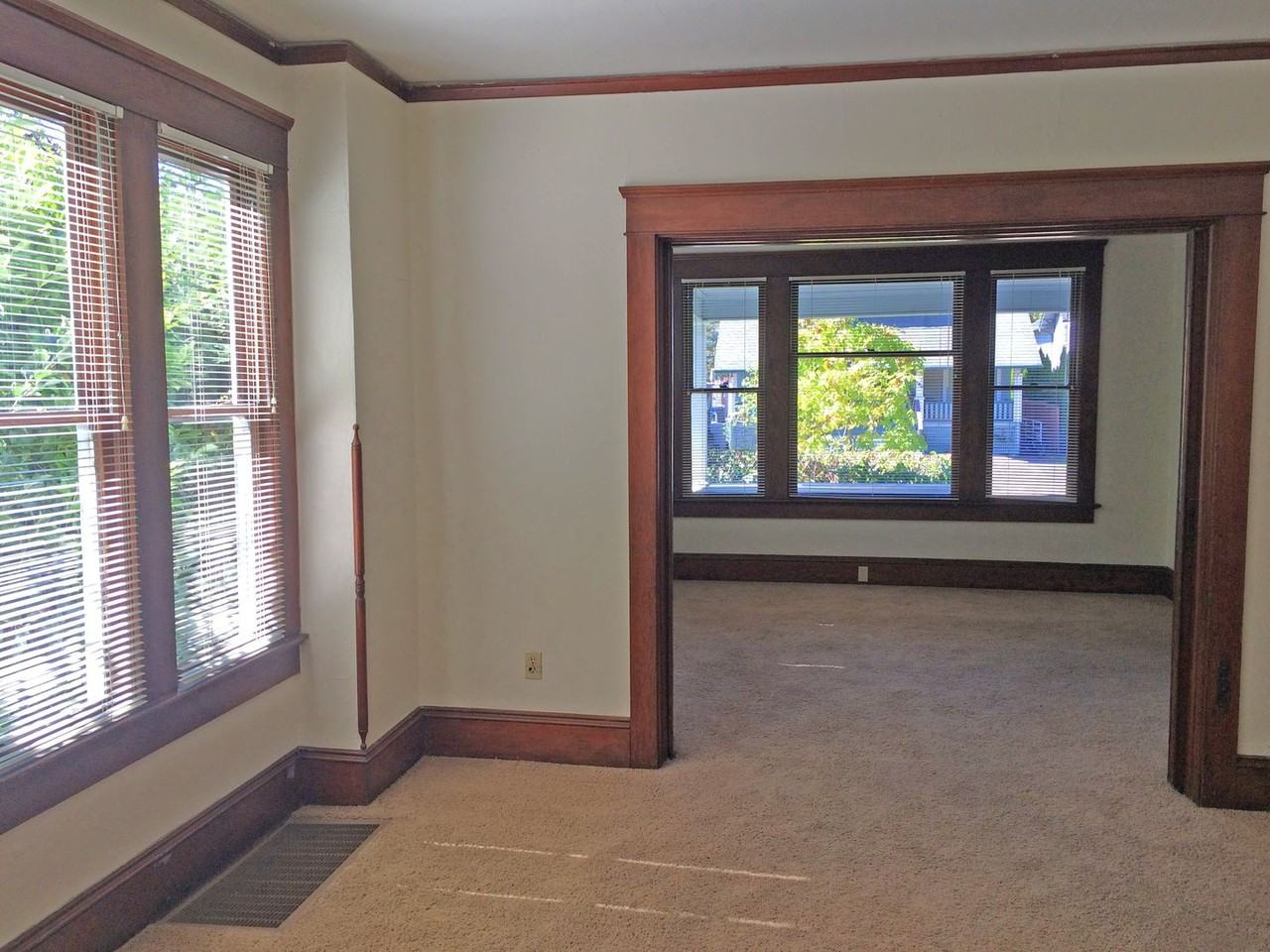 121 Nw 8th St - Photo 5 of 19