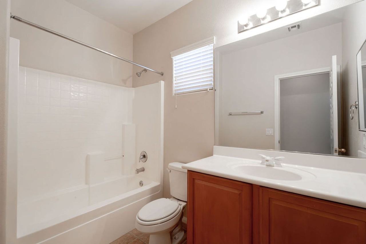 4433 Weitzman Pl - Photo 2 of 44