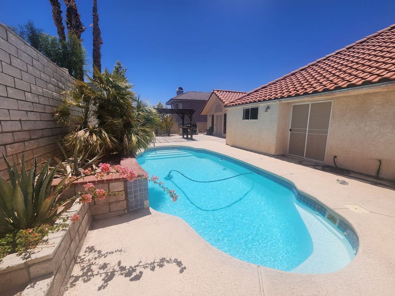 3660 Catalina Dr - Photo 3 of 13