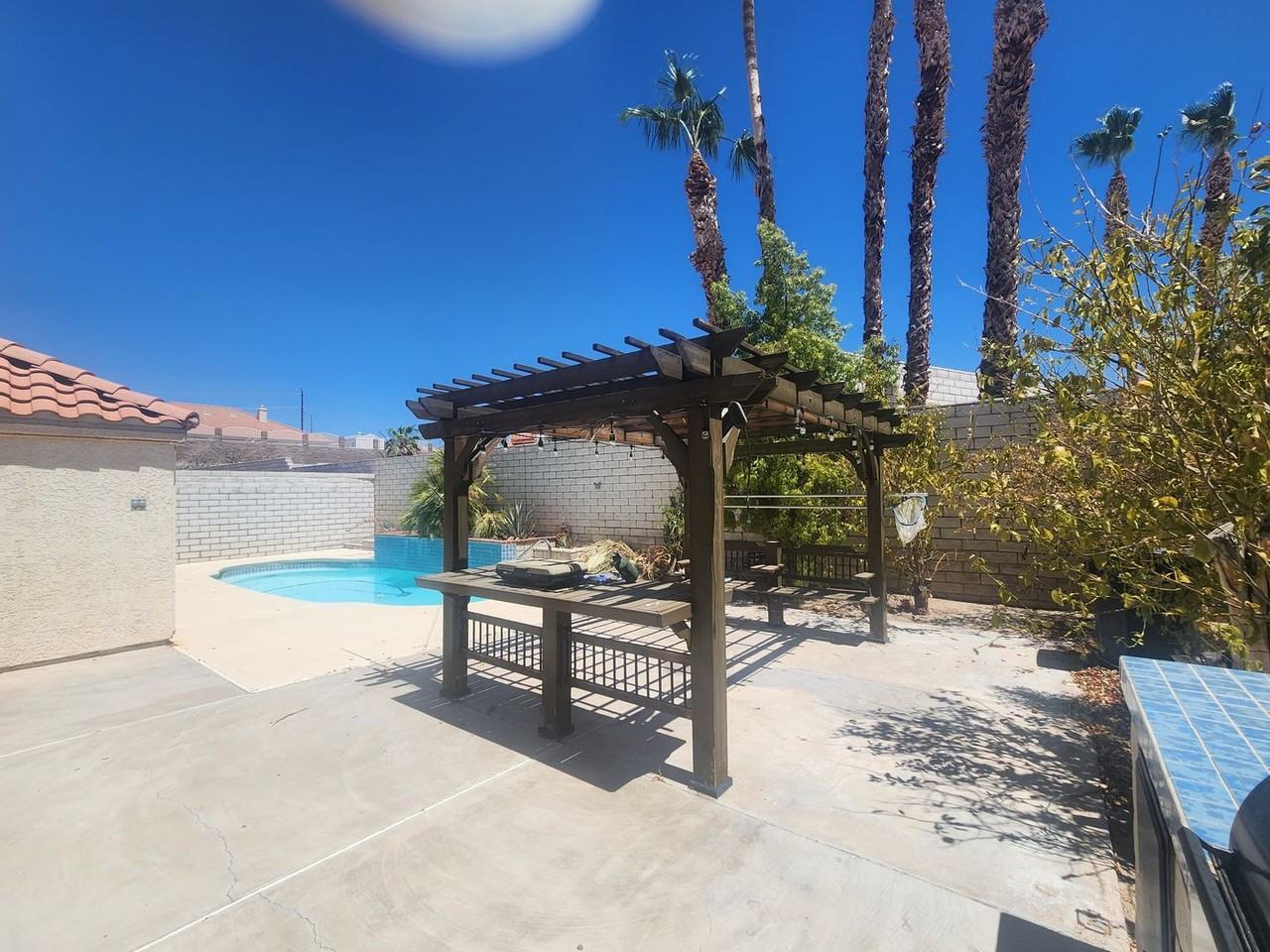 3660 Catalina Dr - Photo 4 of 13
