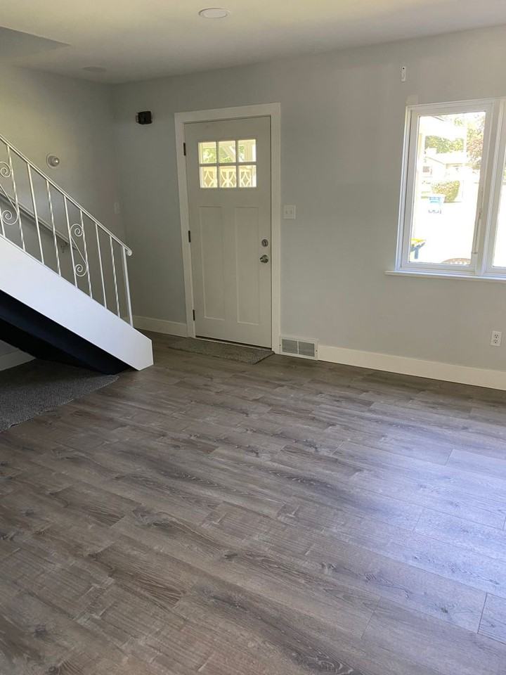 1314 Willowbrook Rd - Photo 2 of 9