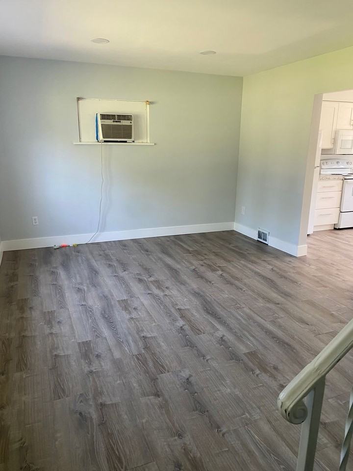 1314 Willowbrook Rd - Photo 3 of 9