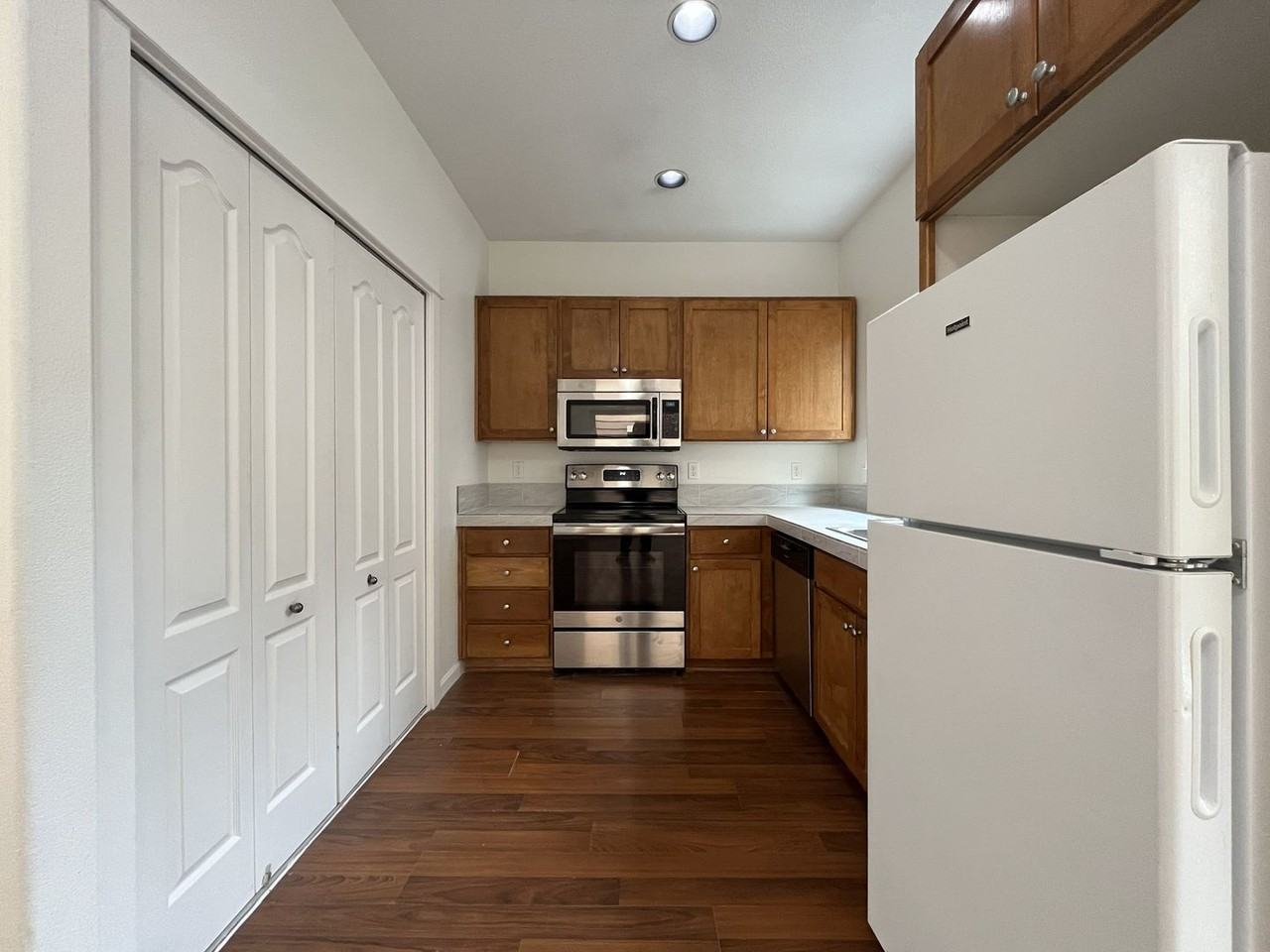 1517 Se 127th Ave #9 - Photo 5 of 36