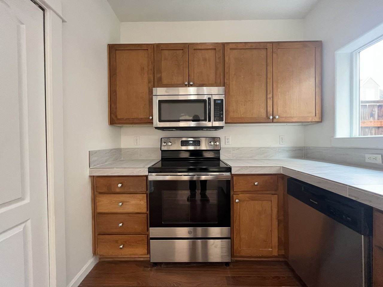 1517 Se 127th Ave #9 - Photo 7 of 36