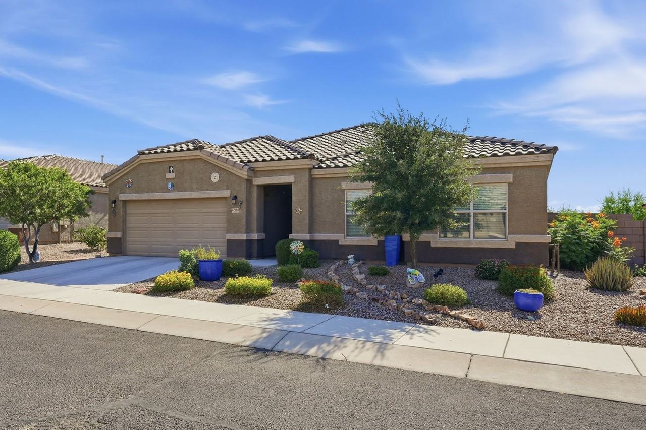 17985 S Whispering Glen Path - Photo 3 of 37