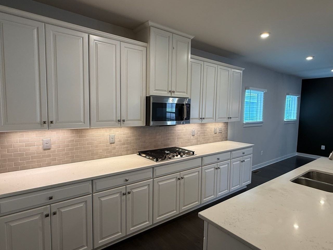 506 Ladywell St - Photo 3 of 39