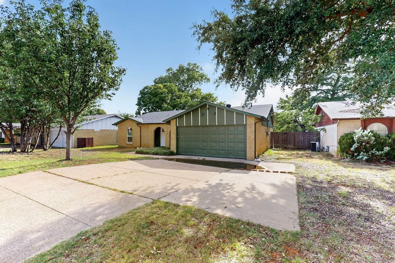 2606 Hilldale Blvd - Photo 4 of 47