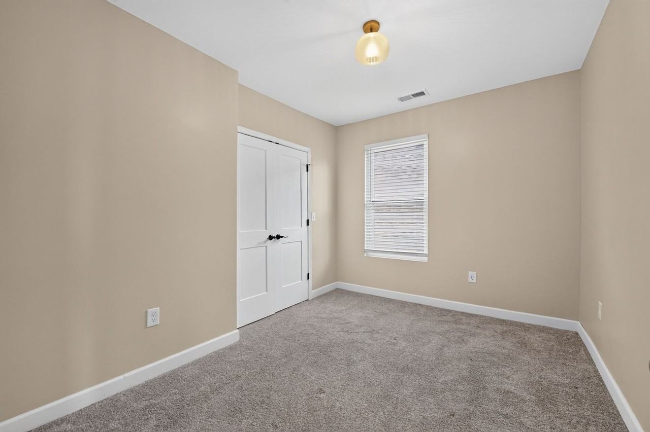 2516 Agnes Ave - Photo 4 of 9