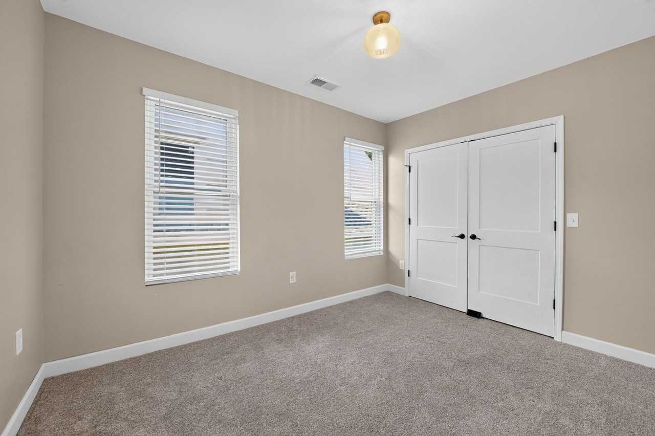 2516 Agnes Ave - Photo 6 of 9