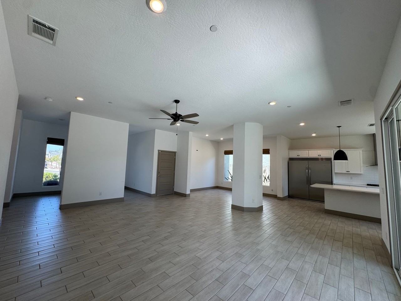 2637 W Andrew Ln - Photo 5 of 46