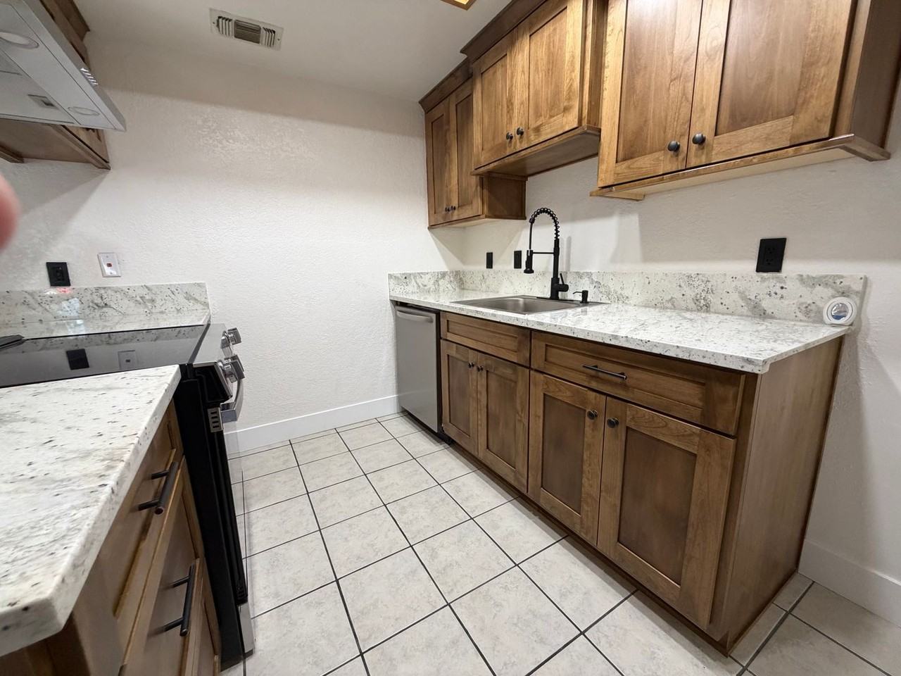 3614 S Port Dr - Photo 3 of 23