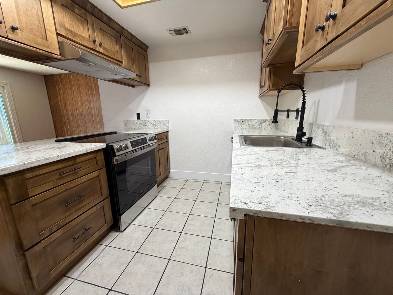 3614 S Port Dr - Photo 4 of 23
