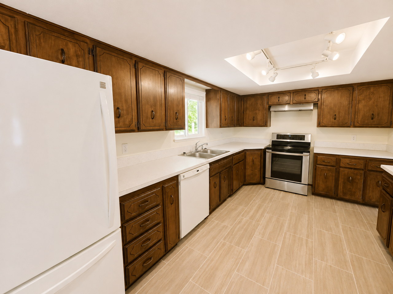 11741 Vail Rd Se - Photo 4 of 16
