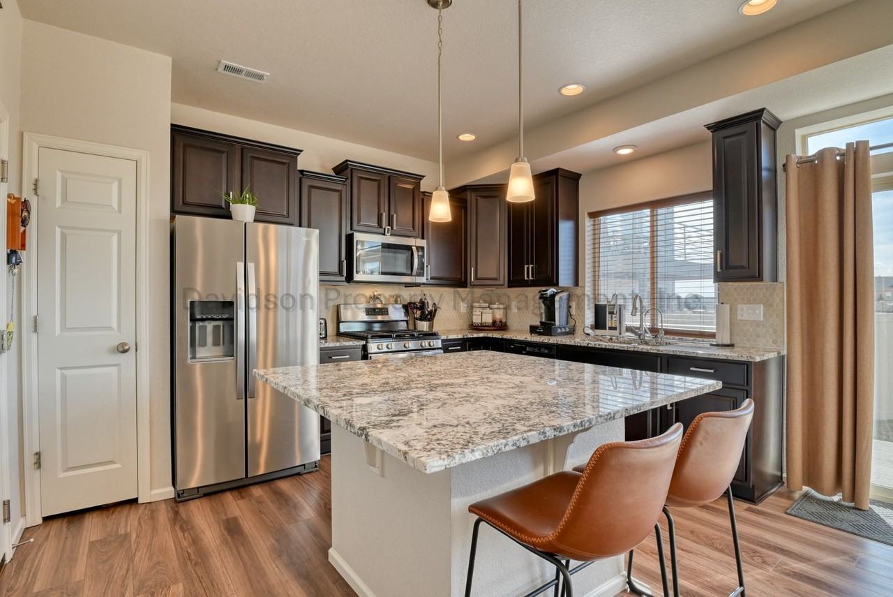 7050 Silvergrass Dr - Photo 5 of 15
