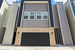 featured image of 825 Paul Quinn St