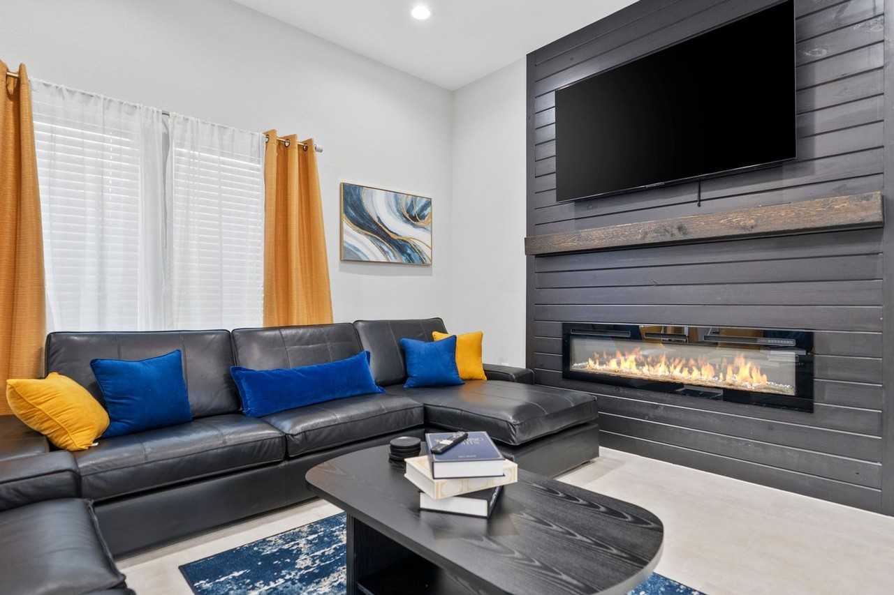 825 Paul Quinn St - Photo 4 of 36