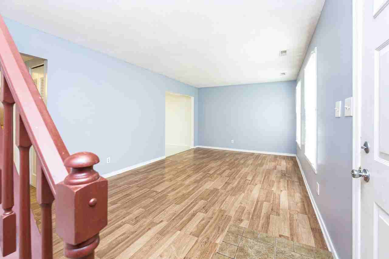 10504 Moorwood Ridge Cir - Photo 4 of 26