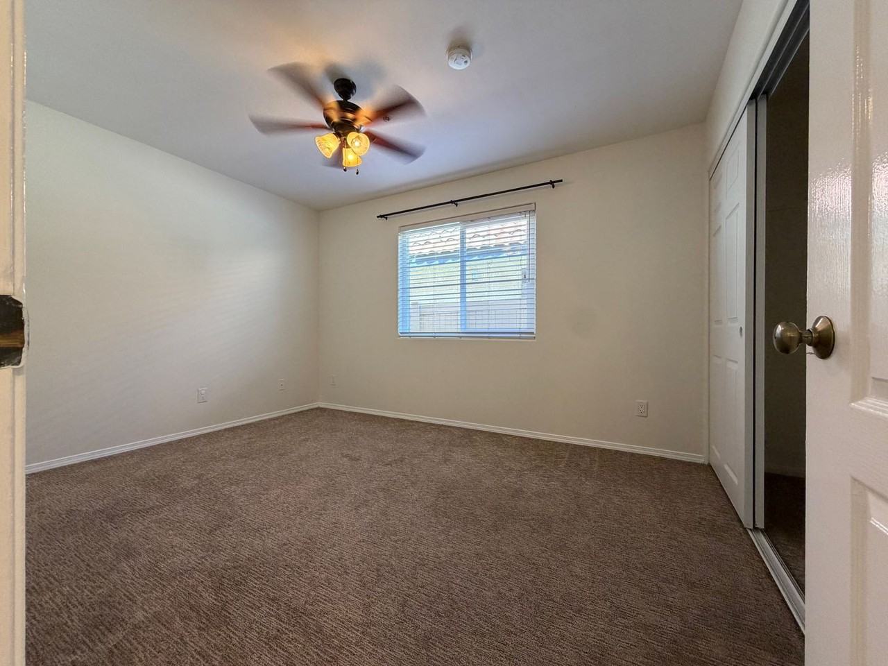 2623 Calle Del Comercio - Photo 4 of 10