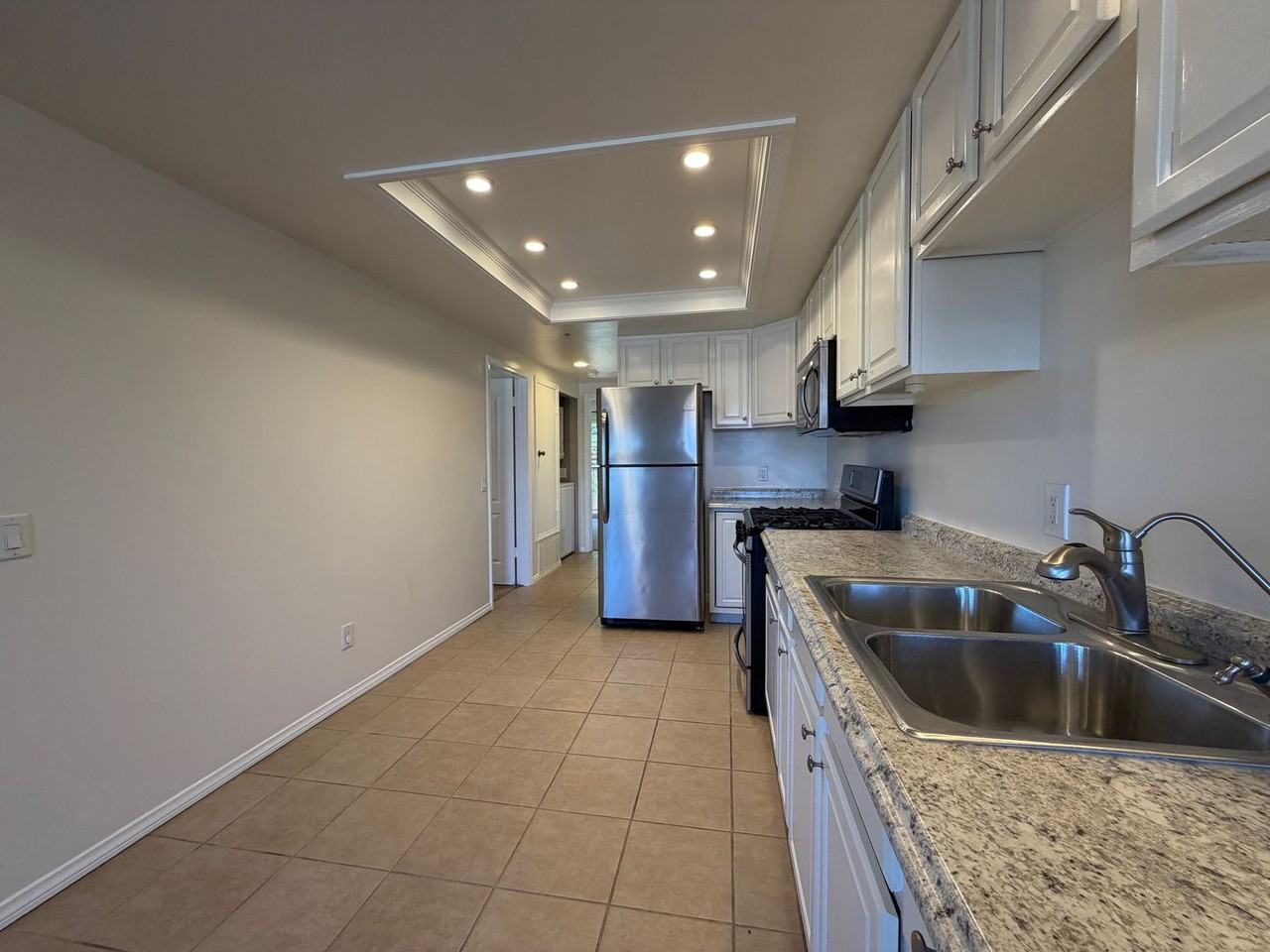 2623 Calle Del Comercio - Photo 5 of 10