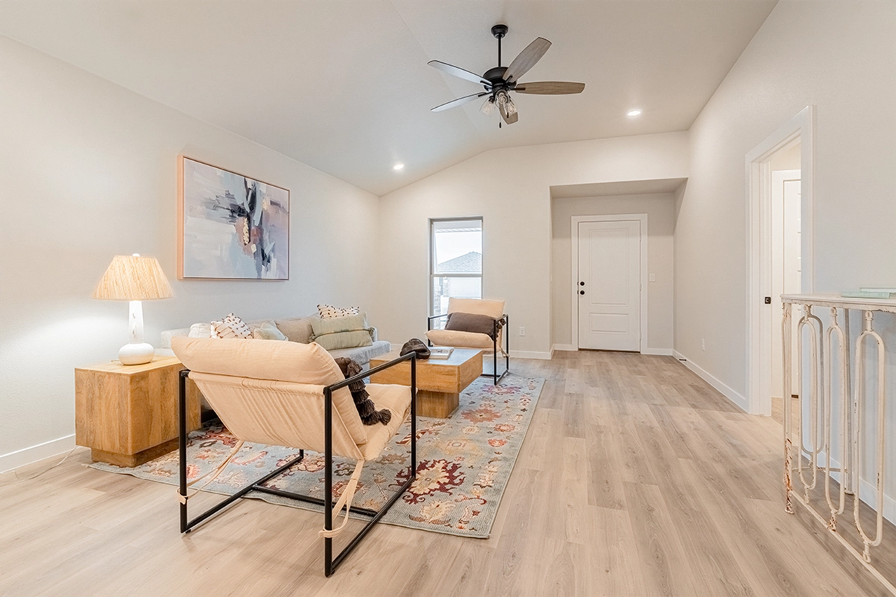 5548 Auburn St - Photo 4 of 12