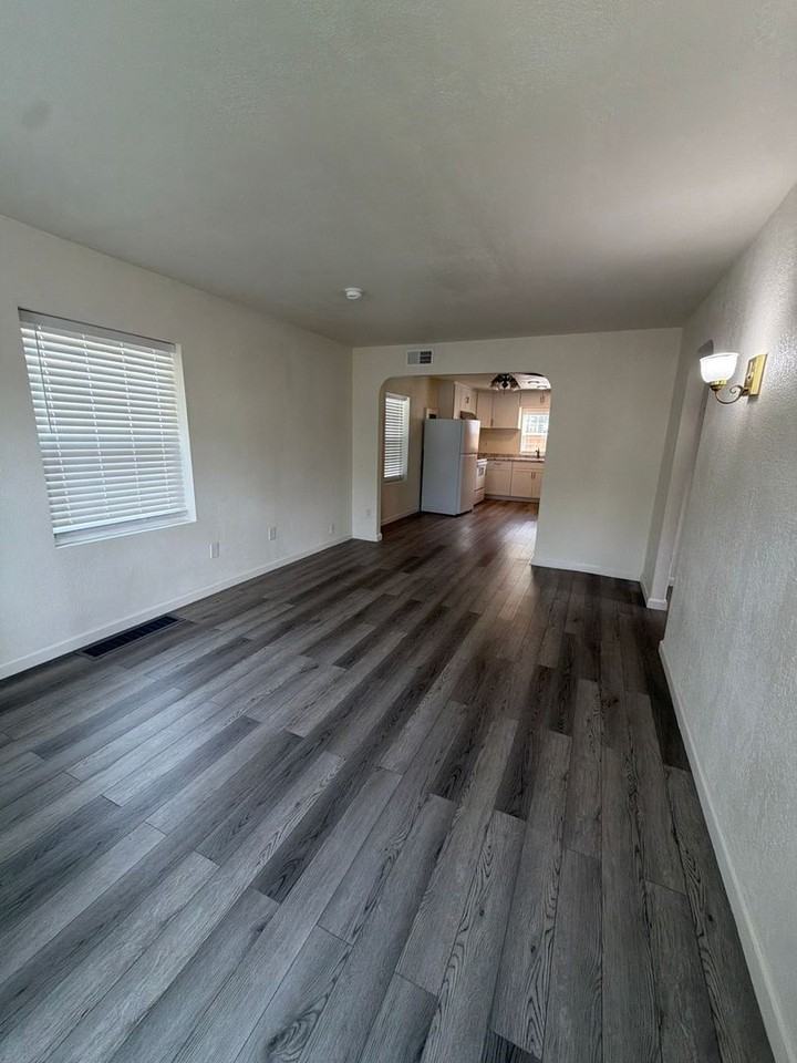 2410 Englewood Ave