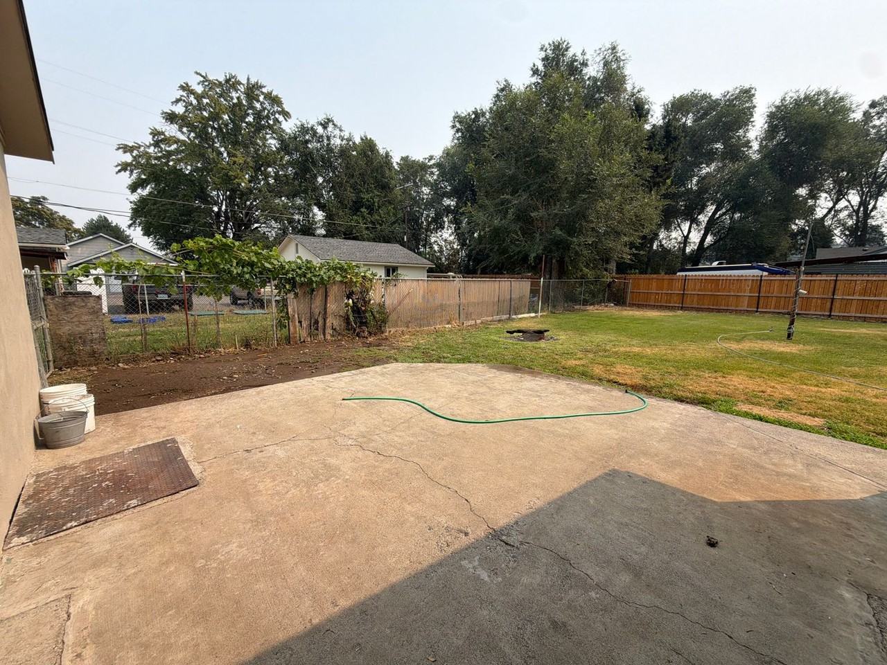 2410 Englewood Ave - Photo 6 of 40