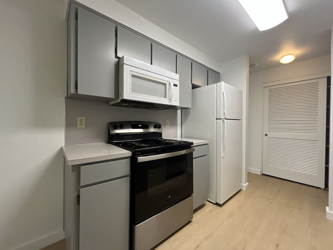 4634 Sw Vermont St #4 - Photo 4 of 28
