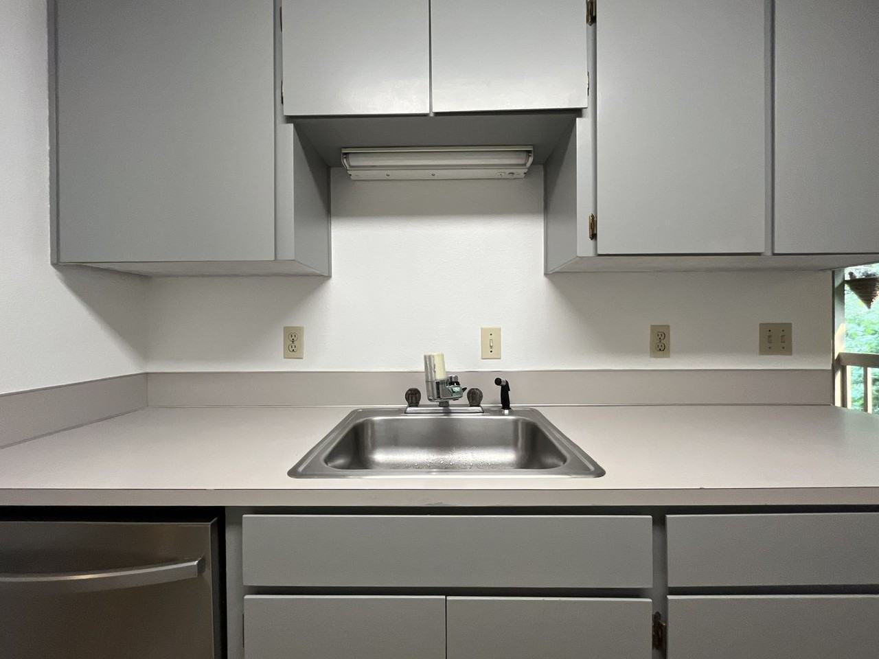 4634 Sw Vermont St #4 - Photo 7 of 28