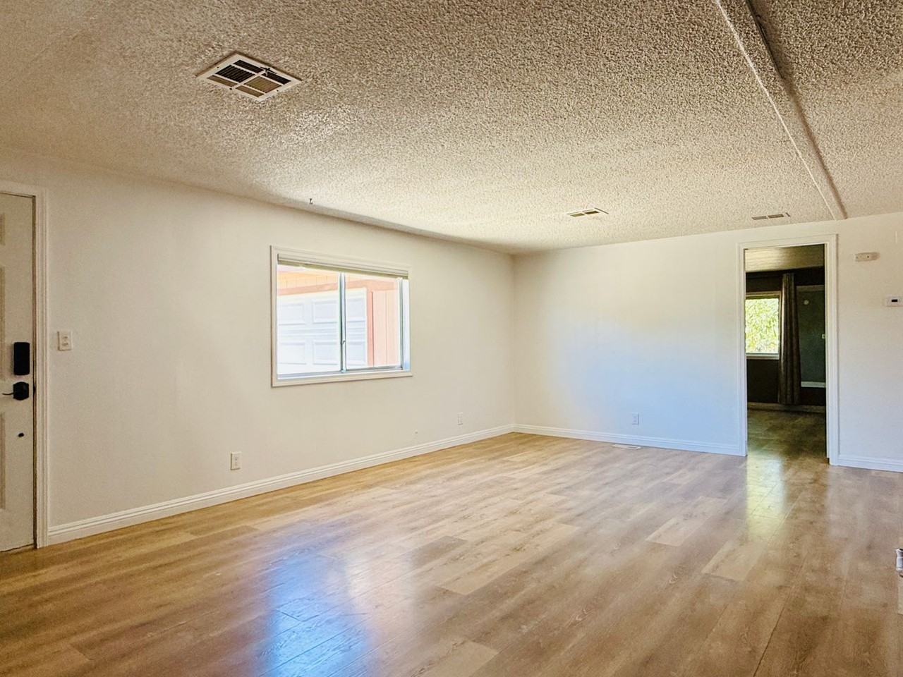 416 Valley St - Photo 4 of 16