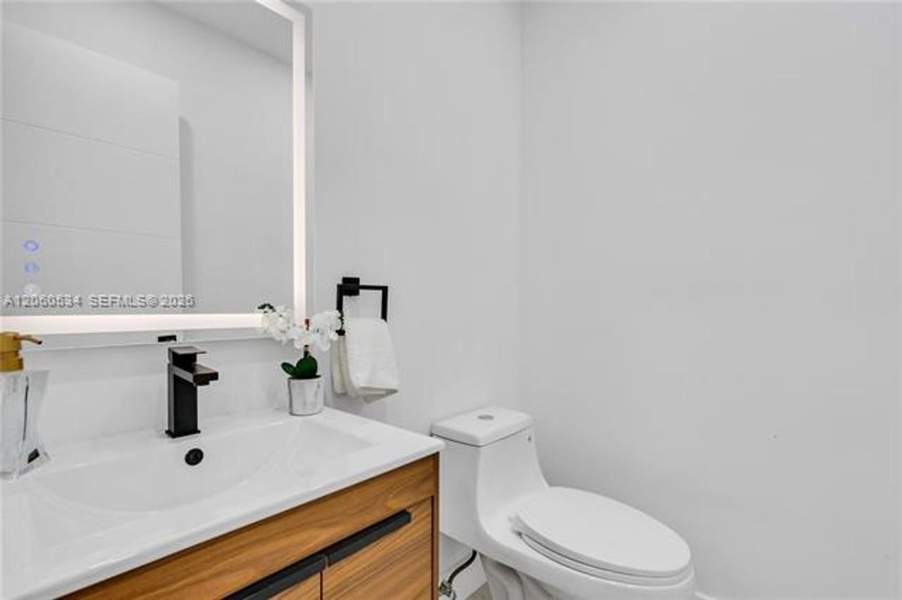 17680 Sw 54th St #17680 - Photo 7 of 39
