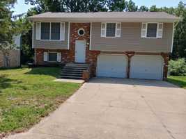 featured image of 5433 Collier Ln